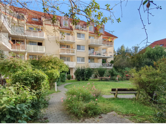 Idylle inmitten der Stadt // 2-Raum- Wohnung mit Terrasse, Balkon