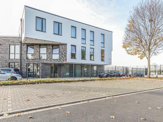 Moderne Büroetage im Neubau-Erstbezug mit Aufzug * im Gewerbegebiet * Aufzug * 2 WC * Stellplatz