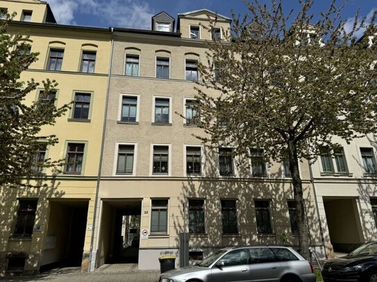 Chemnitz-Zentrum: Vermietete 3-Raumwohnung mit Balkon und Pkw-Stellplatz zu verkaufen!