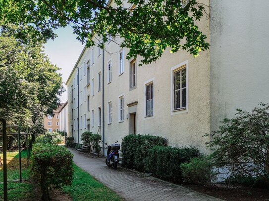 Zentrale Wohnung für die kleine Familie // 1.OG. rechts