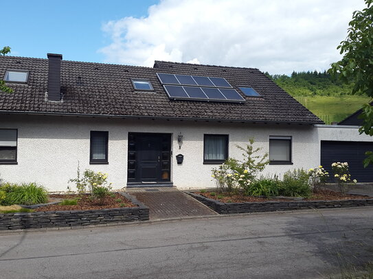 Großzügiges freistehendes Einfamilienhaus im Landhausstil in Kasel mit Panoramablick über das Ruwertal