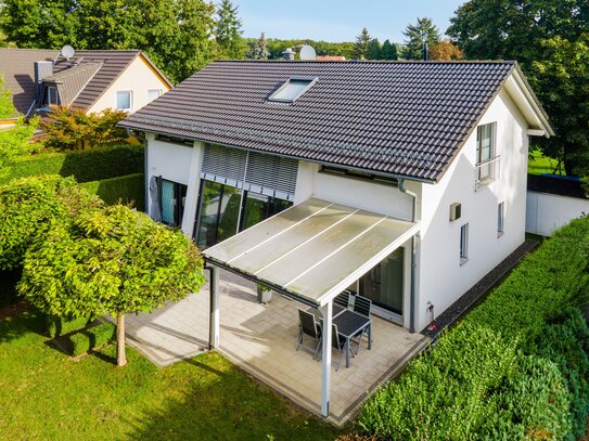 Inkl. Panoramafenstern, Fußbodenheizung, Einbauküche, Raffstores: Einfamilienhaus in Neuenhagen