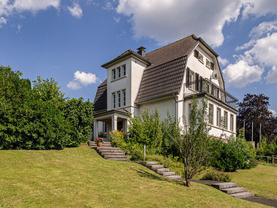 Charmante Unternehmervilla als Einfamilienhaus oder Zweifamilienhaus in Sundern-Stemel!