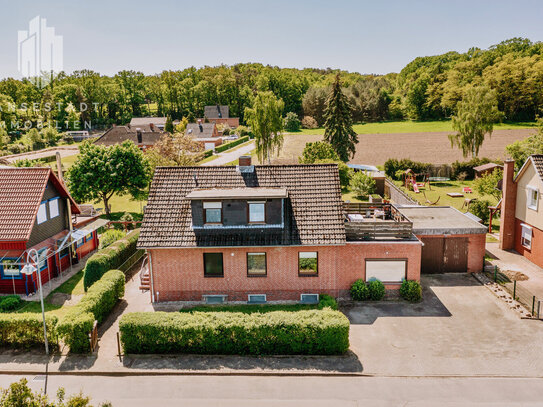 Zweifamilienhaus mit großzügigem Garten in Sackgassenlage