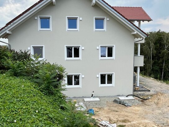 NEUBAU! Sonnige 3-Zimmerwohnung mit super Aussicht und Balkon