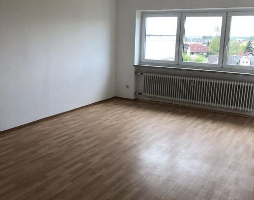 Helle und freundliche 2-Zimmer-Wohnung mit Aufzug zu vermieten - gepflegt!