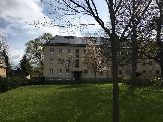 3-Zi. Wohnung mit Balkon und Blick ins Grüne in ruhiger Lage im 2.OG