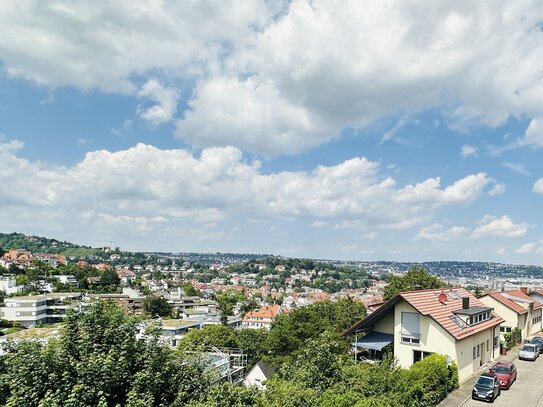 „Die traumhafte sonnige Etagenwohnung mit sensationellem Stadtblick !„