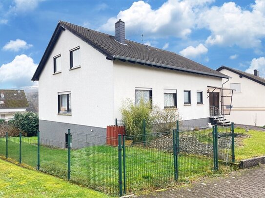 Schönes, freistehendes EFH mit Garage und großem Garten in ruhiger Lage