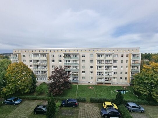 Schmucke Zweiraumwohnung mit Einbauküche und Balkon!