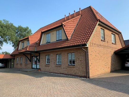 DG Wohnung im gehobenen Landhausstil mit Garten Gartenlaube , Carport