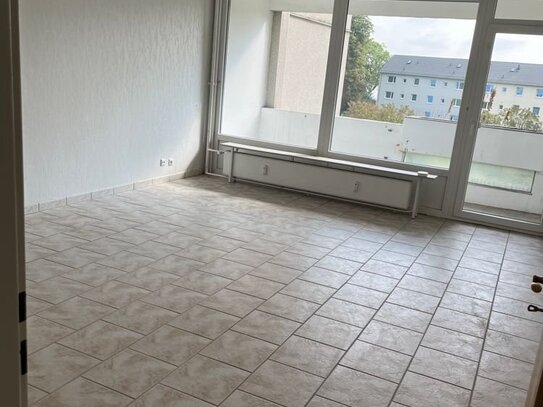 Renovierungsbedürftige 3 Zim-Wohnung in Langenhagen Zentrum