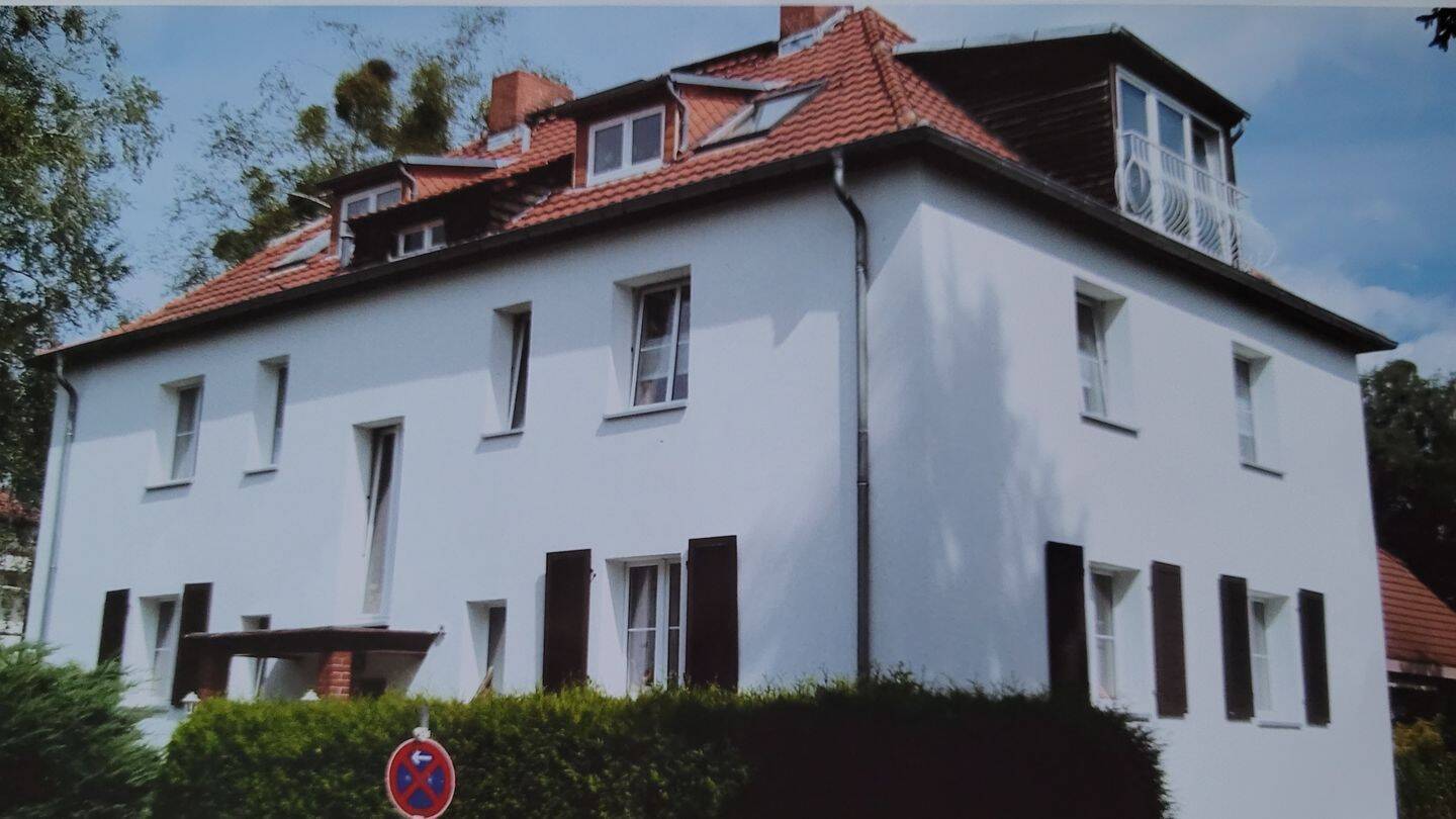 im Ober +-Kladow, sonnige 4 Zi. Wohnung im Ober + Dachgeschoss, Option auf Gartenbenutzung und 60 qm. Gewerbekeller - Photo 1