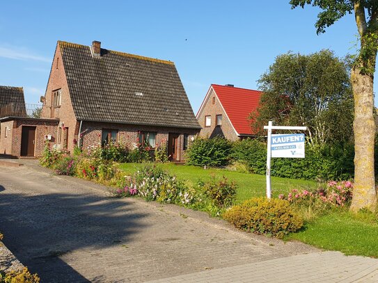 Einfamilienhaus mit Nebengebäude auf der "Insel an Land"