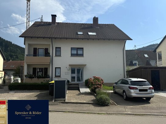 Großzügige Obergeschosswohnung mit zwei Balkonen und einem Stellplatz