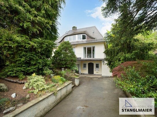 Klassiker! Walmdach-Villa mit Alpenblick in bester Lage