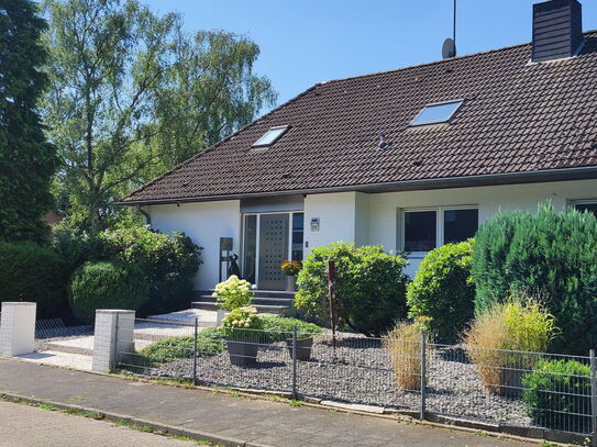 Freistehendes Einfamilienhaus mit Einliegerwohnung (vermietet)