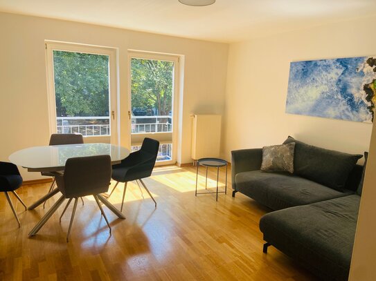 Scheunenviertel in Mitte: 2 Zimmer, Küche mit EBK, Balkon -möbliert, zentral und ruhig!