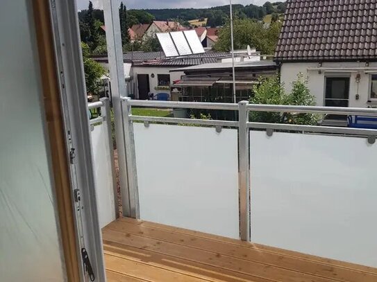 Moderne Wohnung mit Balkon in ruhiger Stadtlage