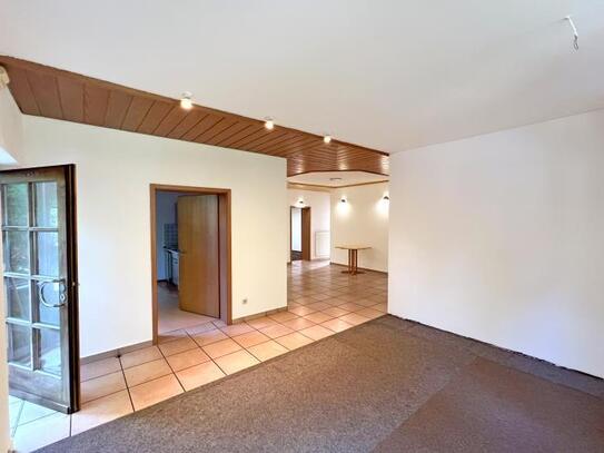 SC: Arbeiten in einer Villa! Ausgefallene Bürofläche im EG mit ca. 134 m², 7 Räume, 3 Stellplätze