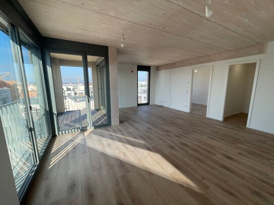 ERSTBEZUG in unserem HOLZ-HAUS! Helle 3-Zimmer-Wohnung mit schöner Loggia