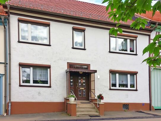 Bezugsfertiges 1-2 Familienhaus mit Garten u. Garage und weitere Ausbaufläche