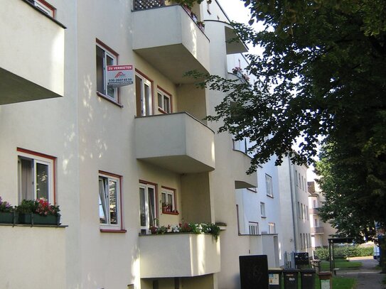 sonnige 2-Zimmer-Wohnung mit Balkon