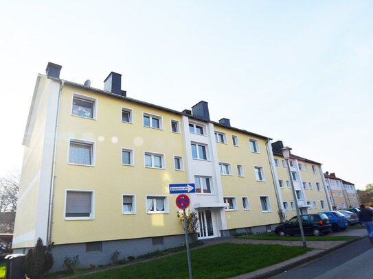 Helle 4-Zimmerwohnung mit Balkon und Carport