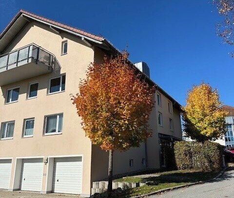 Barrierefrei und seniorengerecht! Gepflegte 2-Zimmer-Dachgeschosswohnung mit Sonnenbalkon