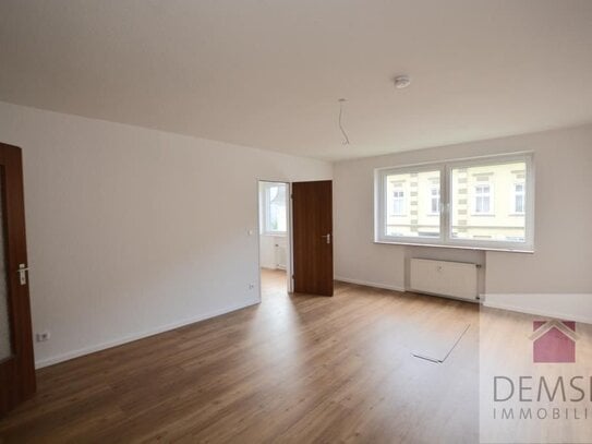 5759: Hilden Süd! Frisch sanierte 3-Zimmer-Wohnung mit großem Balkon!