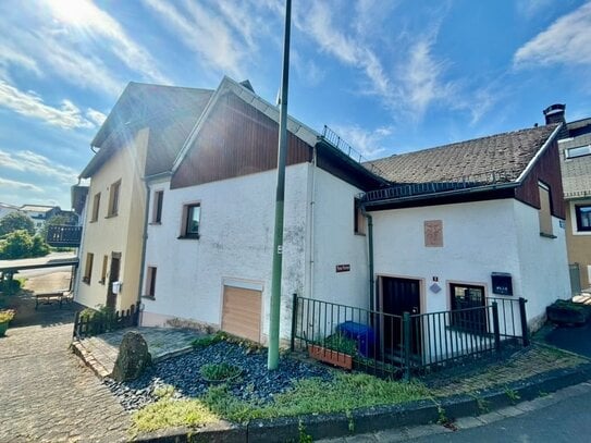 Kleines gepflegtes Bruchsteinhaus in Schönecken - Eifelkreis Bitburg-Prüm - derzeit als Ferienhaus genutzt - kurzfristi…