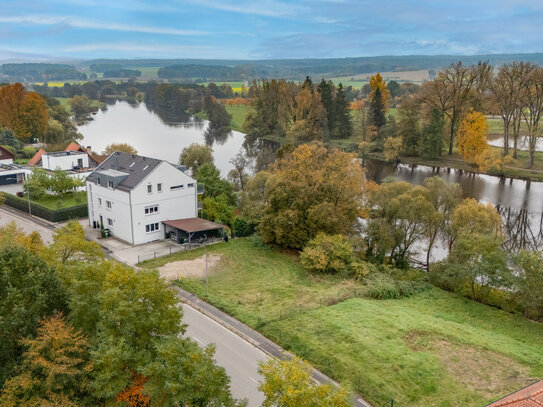 Eins der letzten Grundstücke am Regen in Nittenau - Ihr Traum am Wasser!