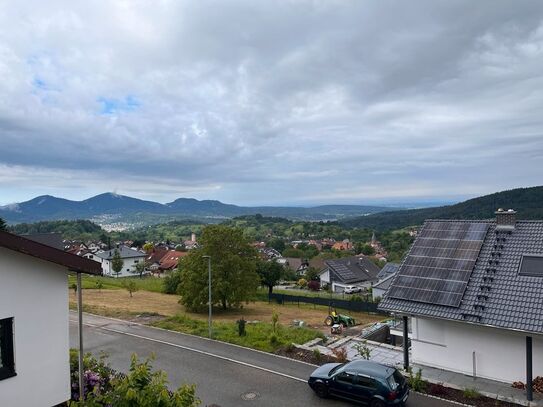 Top-renovierte 2-Zimmer-Wohnung mit Blick ins Grüne in Loffenau