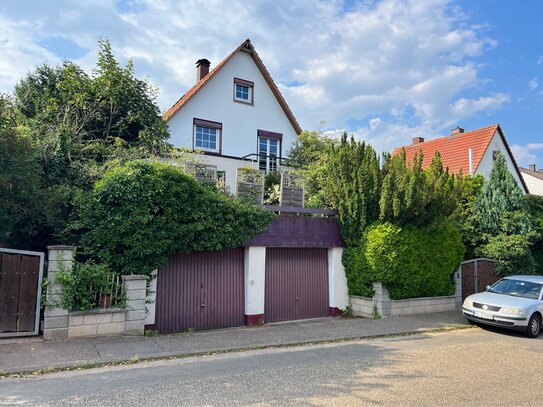 Schönes 1-2 Familienhaus mit parkähnlichen Grundstück in bester Lage in Pirmasens- Sommerwald