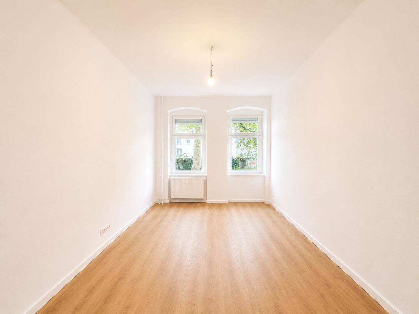 Helle 2-Zimmer-Wohnung mit Einbauküche in Berlin-Alt-Treptow - Photo 1