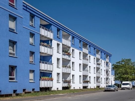 Gepflegte 3-Zimmer Wohnung mit neutralem Laminatboden für jeden Einrichtungsstil.