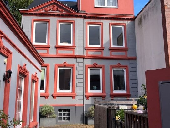 Traumhafte, helle 2 Zimmerwohnung im wunderschönen Groß Borstel mit Terrasse.