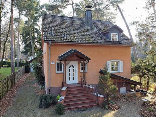 Einfamilienhaus mit Indoor-Pool in Schönwalde-Glien