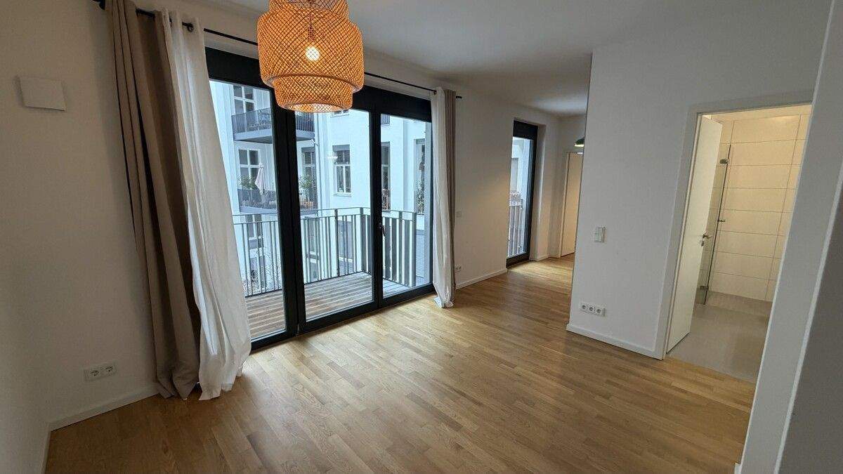 BESICHTIGUNG am 31.03 13:00 Mitte: NEUBAU 2-Zi-Whg, 40 m², bodentiefe Fenster,W-Bad, 2.OG per SOFORT - Photo 1
