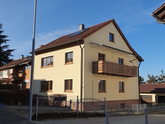 Kieselbronn, Ein-/Zweifamilienhaus mit Abstell -und Garagengebäude in ruhiger, sonniger Lage