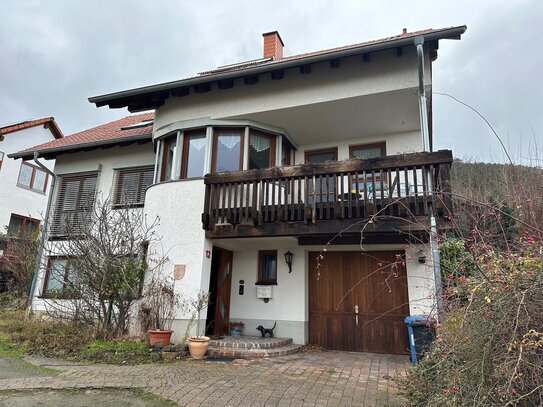 Einfamilienhaus (6 Zimmer), exponierte Lage am Rande des Haardtgebirges (Neustadt a. d. Weinstraße, Gimmeldingen), mit…