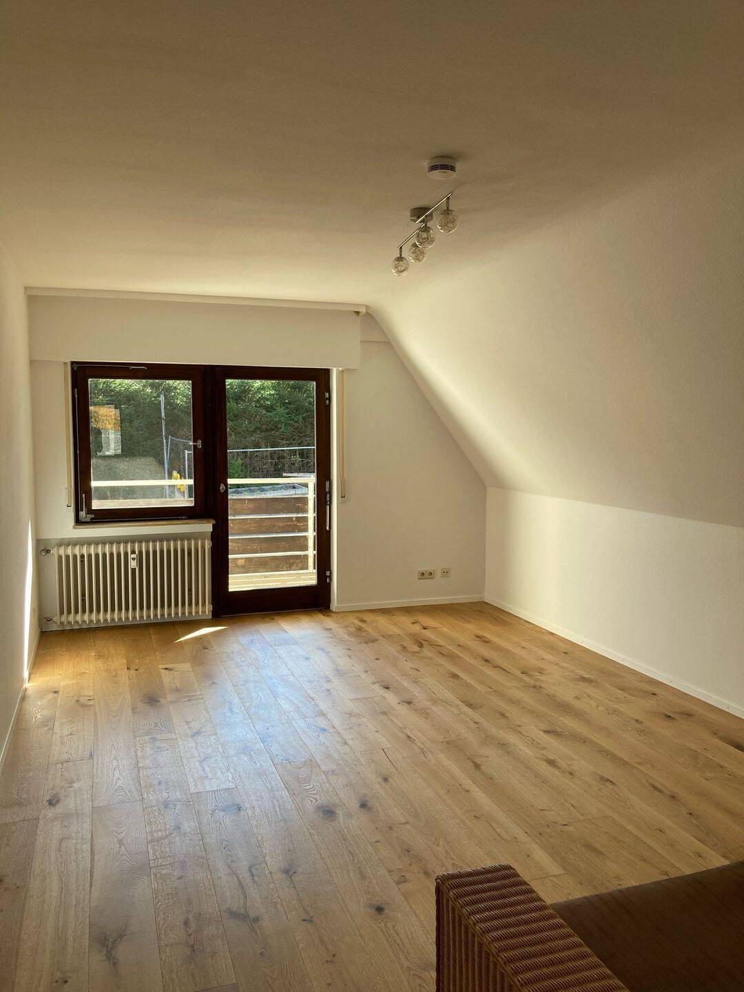                                                               Grossz&uuml;gige, sanierte 1.5 Zimmerwohnung, K&uuml;che und Balkon ab sofort                                                       in Schönwald (Wunsiedel im Fichtelgebirge)