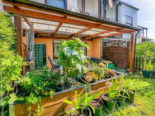 Attraktives Reihenhaus mit Garage, überdachter Terrasse und Ausbaureserve im Dachgeschoss