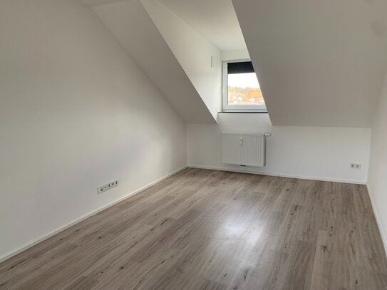 Über den Dächern von Dillingen Neurenovierte 2 Zimmer DG Wohnung