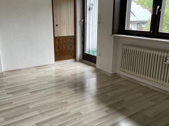 3 Zimmer Wohnung mit Balkon und EBK