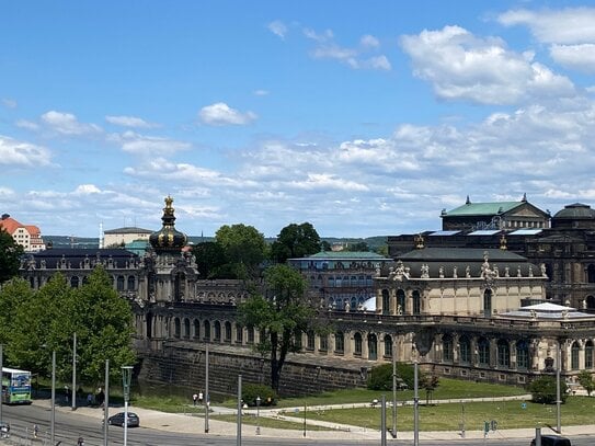 * Blick zum Zwinger - helle Wohnung mit großen Zimmern *