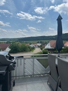 Einfamilienhaus in Ederheim, 6km von Nördlingen entfernt, mit großer Terrasse, schönem Garten und herrlicher Aussicht.…