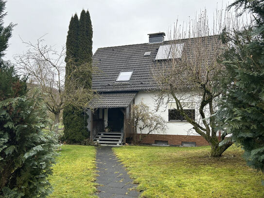 Gepflegtes Einfamilienhaus in idyllischer Lage von Breuna-Niederlistingen