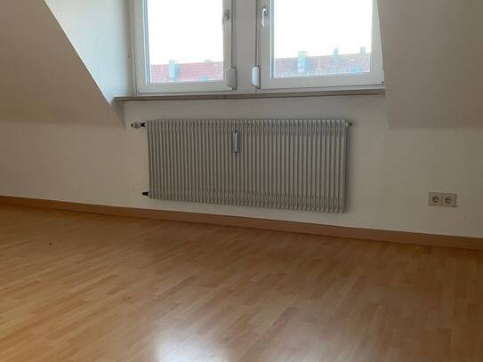 2-Zimmer Dachgeschosswohnung in ruhiger Lage