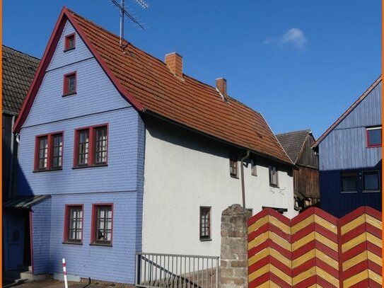 Kleines Altstadthäuschen mit diversen Nebengebäuden im Herzen der Brüder-Grimm-Stadt Steinau